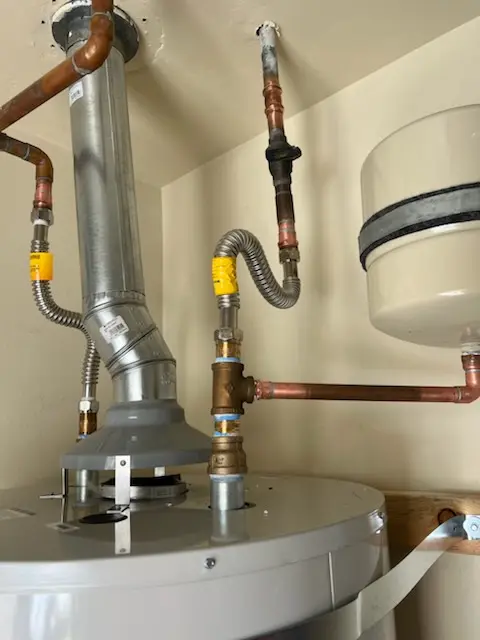 Water heater installation and plumbing repair in Maple Grove - Franklin